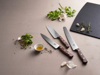 VICTORINOX KNIVES 